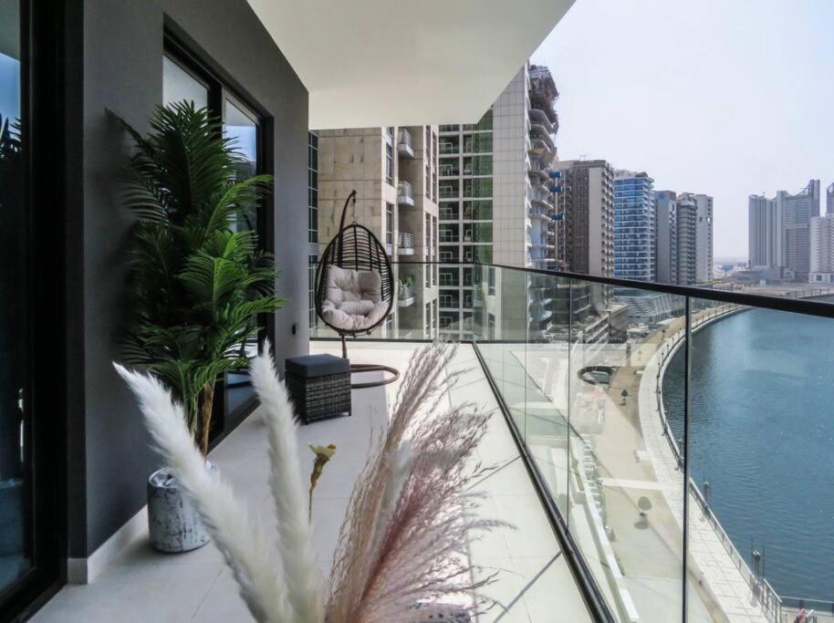 Stylish 2 Bedroom In Binghatti, Business Bay Dubai Dış mekan fotoğraf